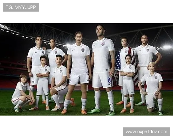 法国世界杯球衣女神薄荷绿首秀