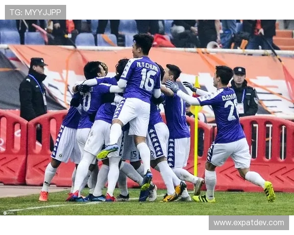 河内主帅谈亚冠判负责任沟通问题