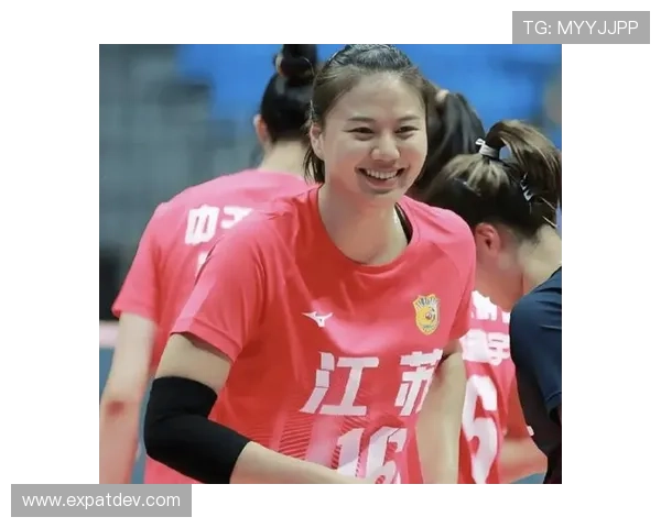 [排球]龚翔宇参加赛前训练 江苏女排将战天津队.